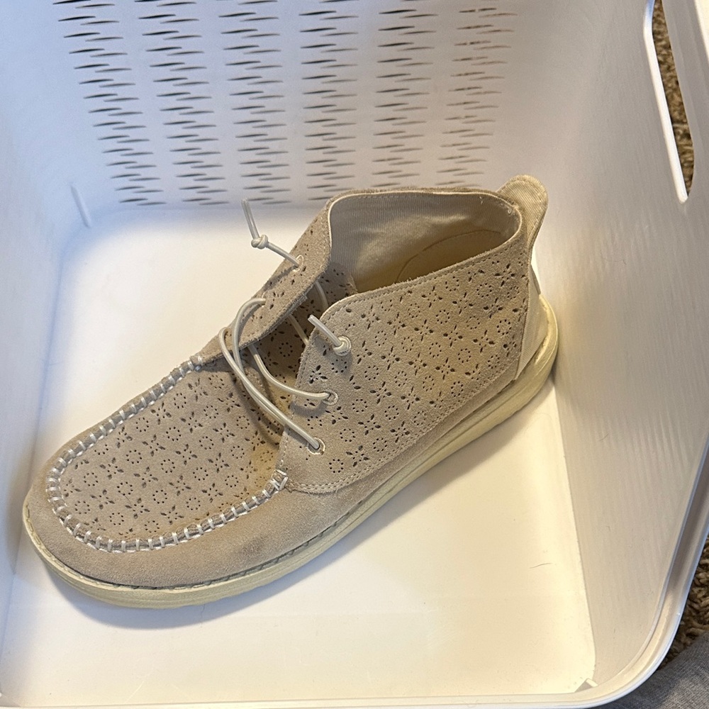 Hey Dude Beige Moccasins - Picture 3 of 14